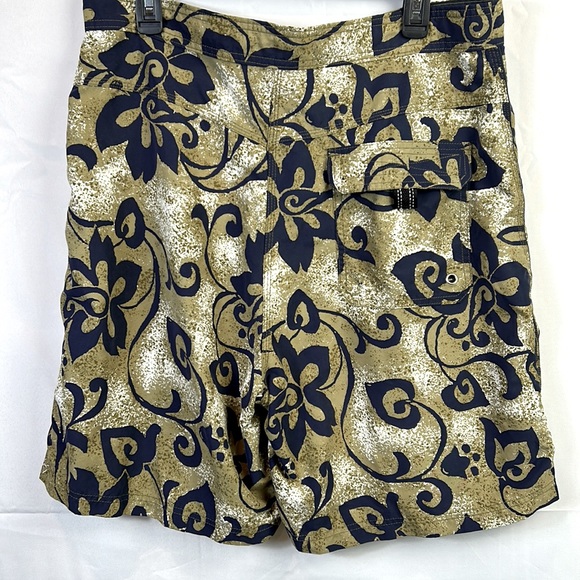 Gotcha Mens Swim Shorts with Velcro Fly and tie closure and back pocket like new - Picture 5 of 7